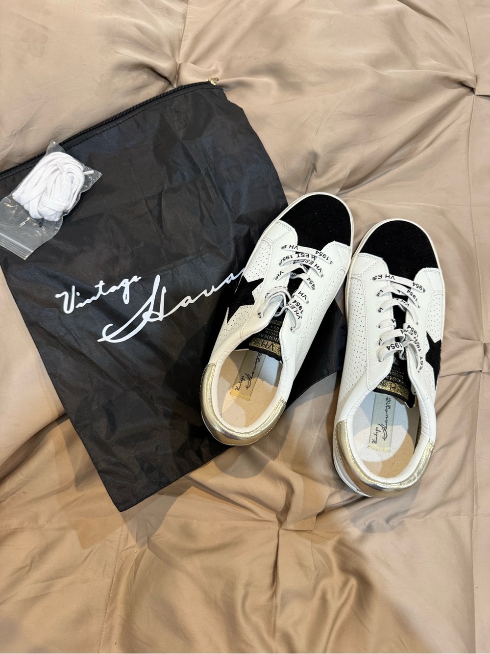 Vintage Havana White Sneakers with Black Star and Gold Heel